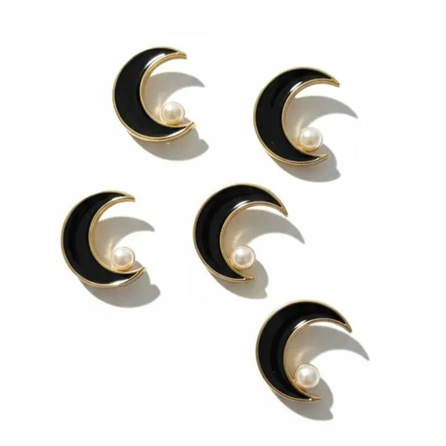 سنجاق سینه طرح نیمه ماه