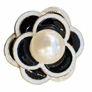 نمای پایه دکمه تزیینی طرح گل مرواریددار